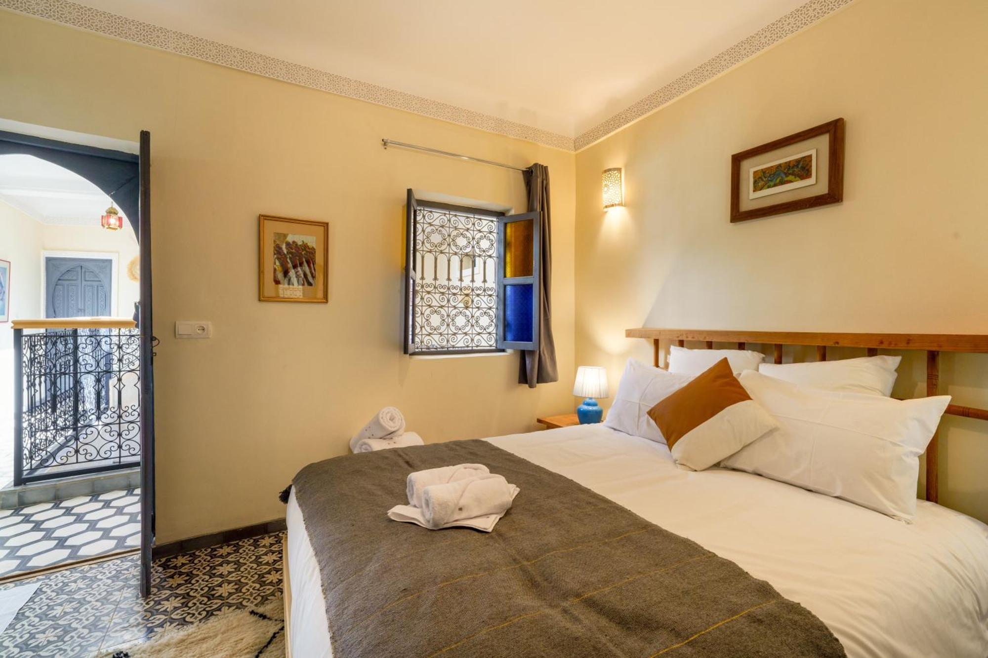 Riad 4 Chambres - Piscine & Petit Dejeuner Gratuit - Wifi Fibre Optique มาร์ราเกช ภายนอก รูปภาพ