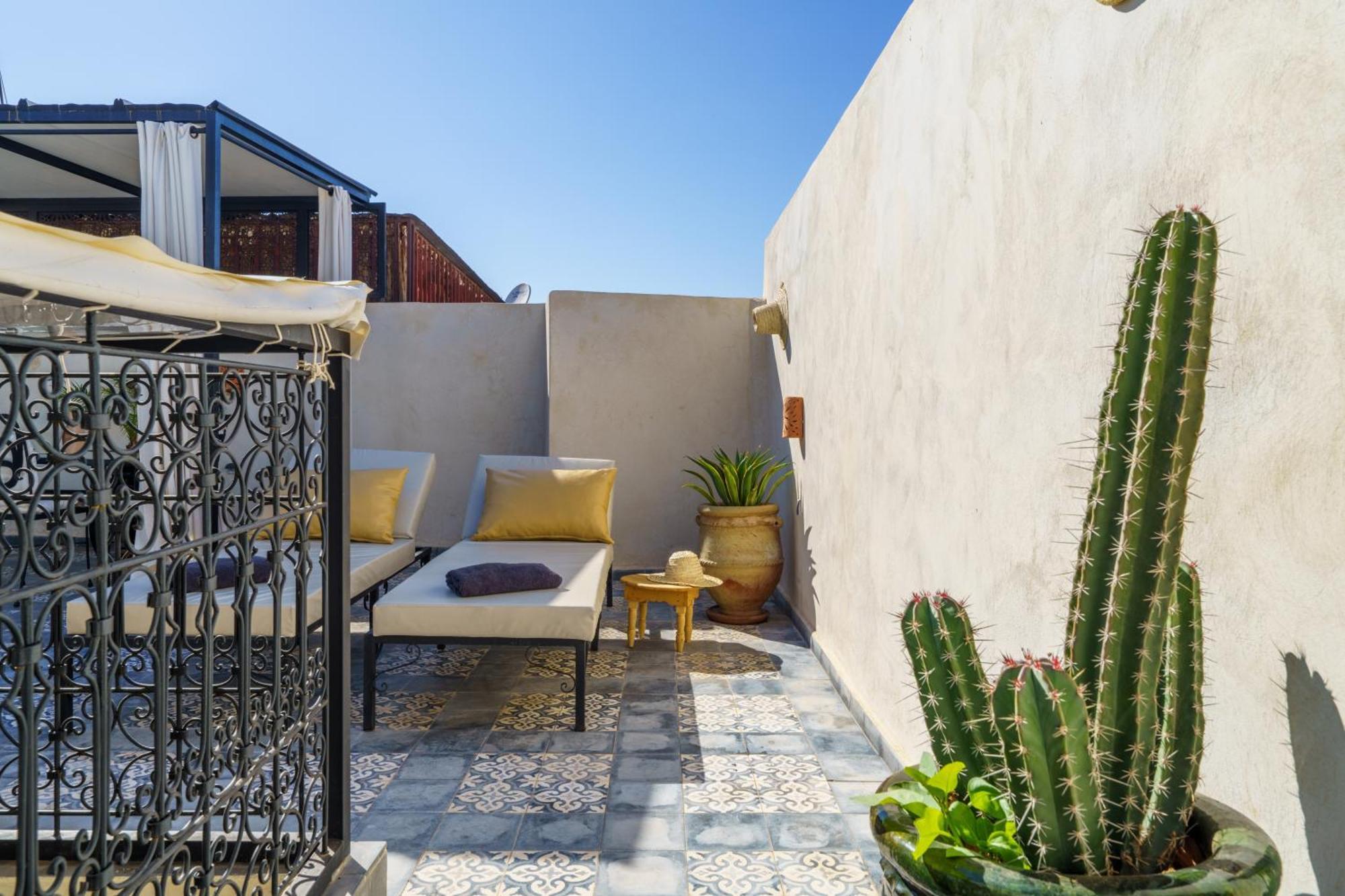 Riad 4 Chambres - Piscine & Petit Dejeuner Gratuit - Wifi Fibre Optique มาร์ราเกช ภายนอก รูปภาพ