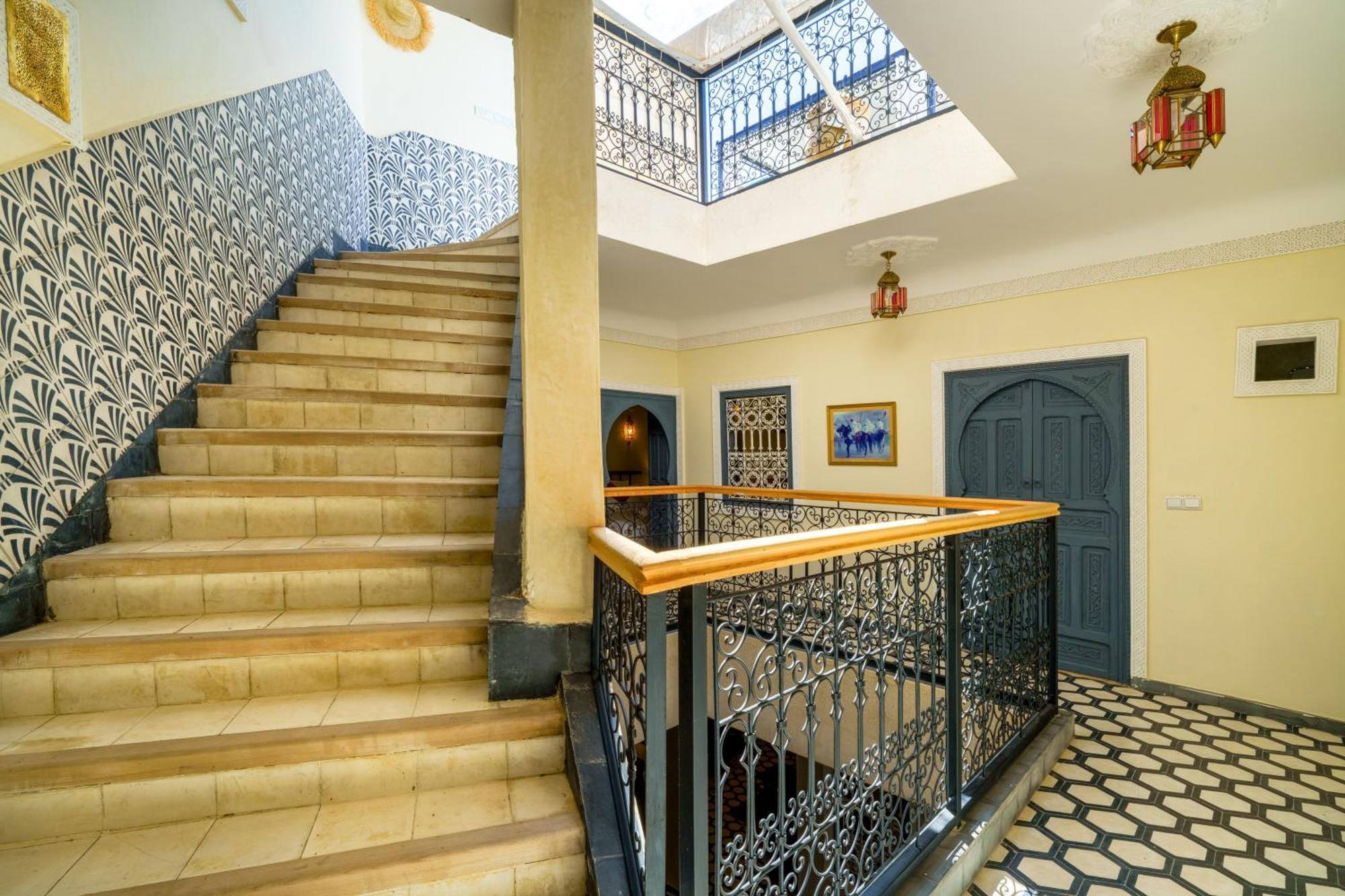 Riad 4 Chambres - Piscine & Petit Dejeuner Gratuit - Wifi Fibre Optique มาร์ราเกช ภายนอก รูปภาพ