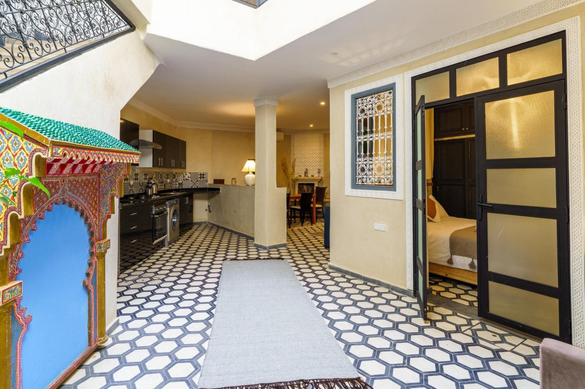 Riad 4 Chambres - Piscine & Petit Dejeuner Gratuit - Wifi Fibre Optique มาร์ราเกช ภายนอก รูปภาพ